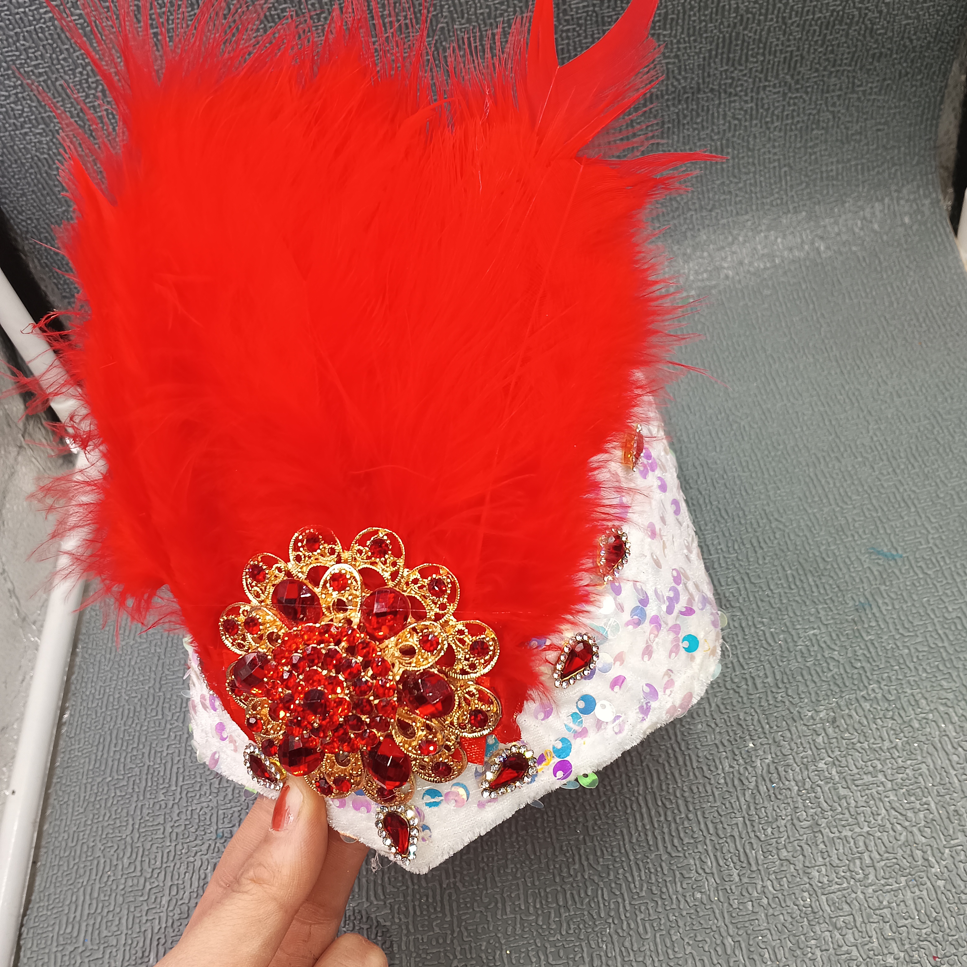 巴娜新款花型红色均码帽子