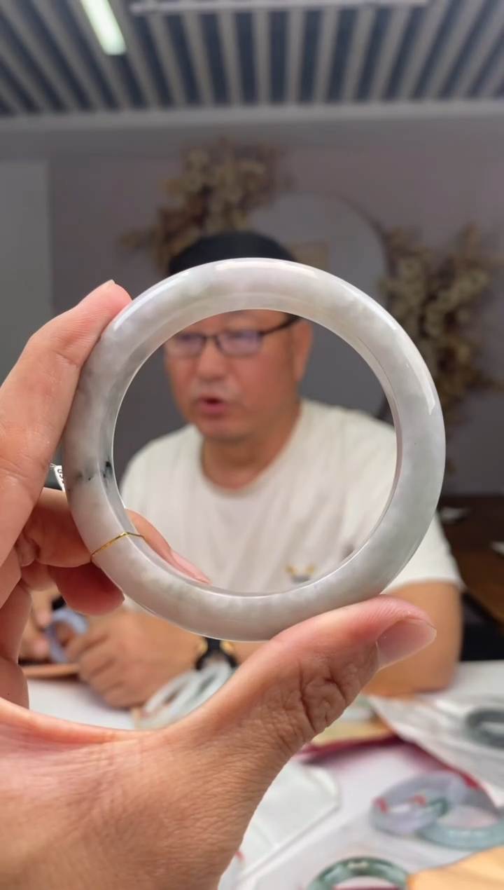 【闪购商品】翡翠手镯未镶嵌圈口60 编号5039
