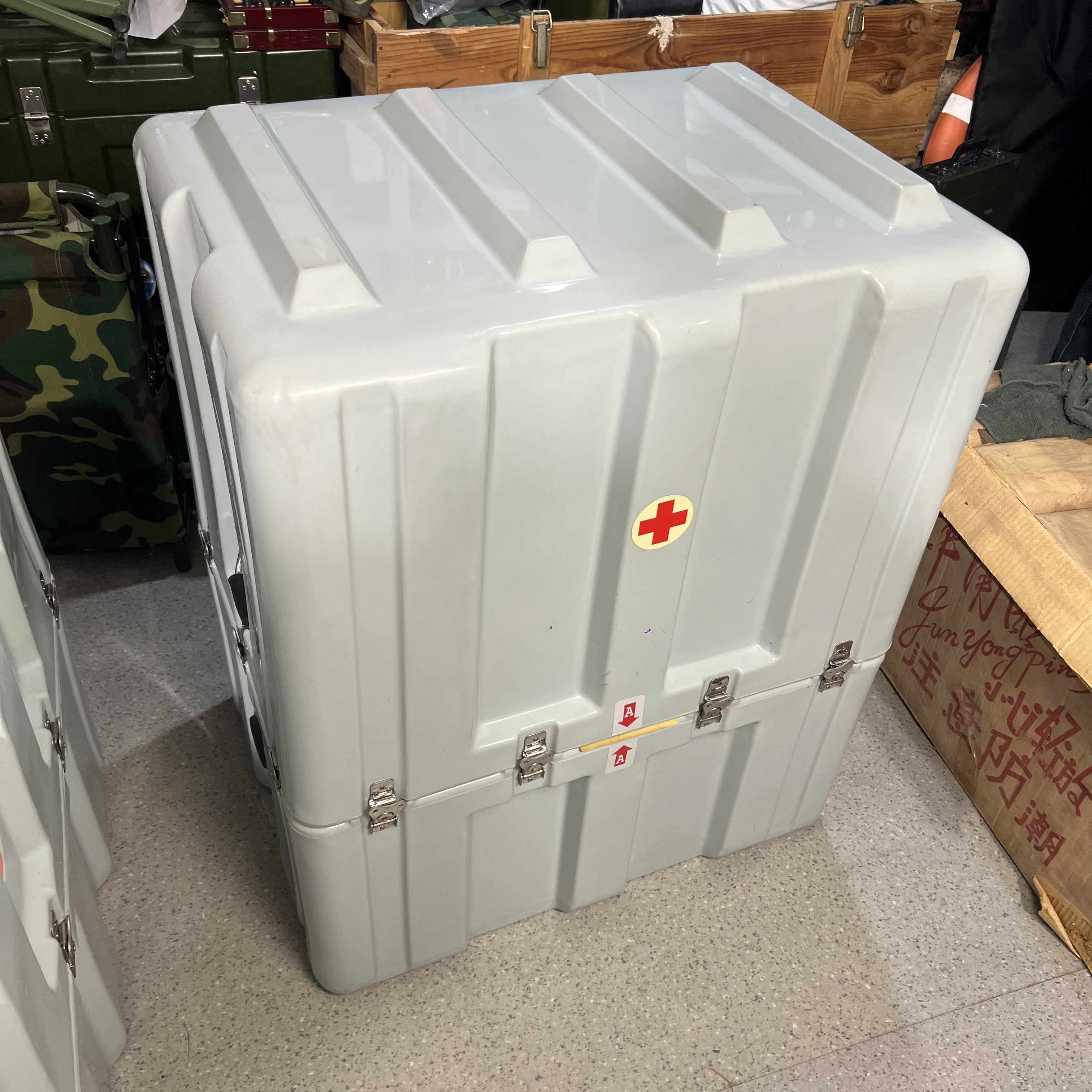 正品灰白立式空投箱收纳箱全新库存1米高