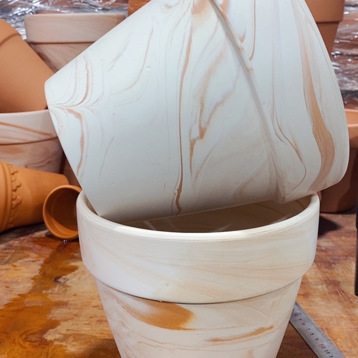 红陶玛奇朵20×18两个