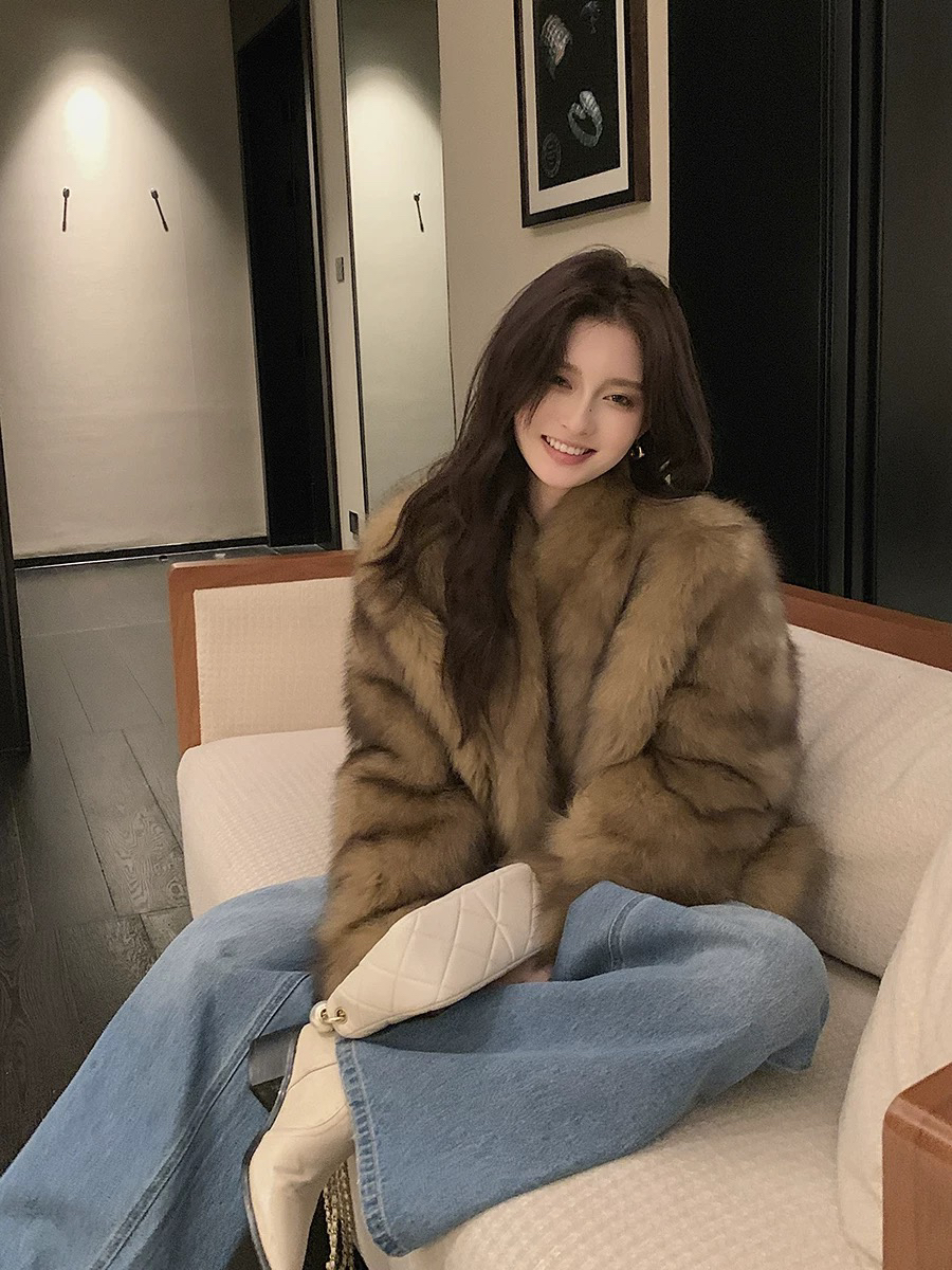 瑞美家“流光琥珀”2024年新款晕染霜色琥珀流光韩系整腹毛外套女