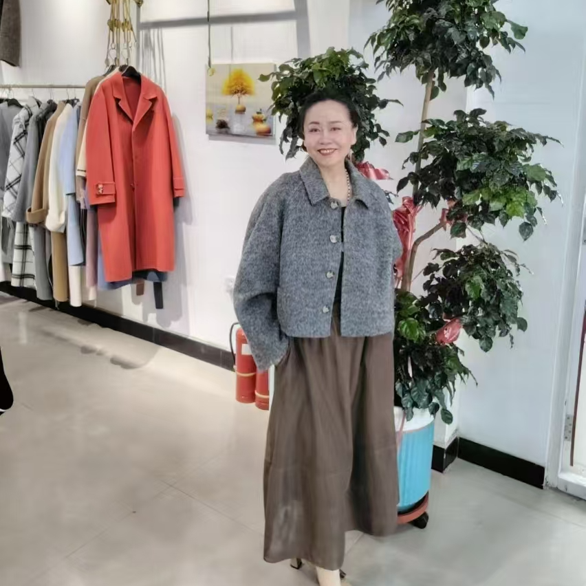 高端时尚减龄大衣小香风