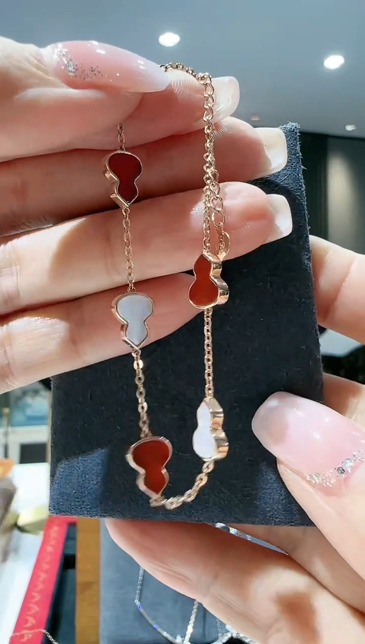 【闪购商品】玛瑙/玉髓五葫芦手链18K金镶嵌.