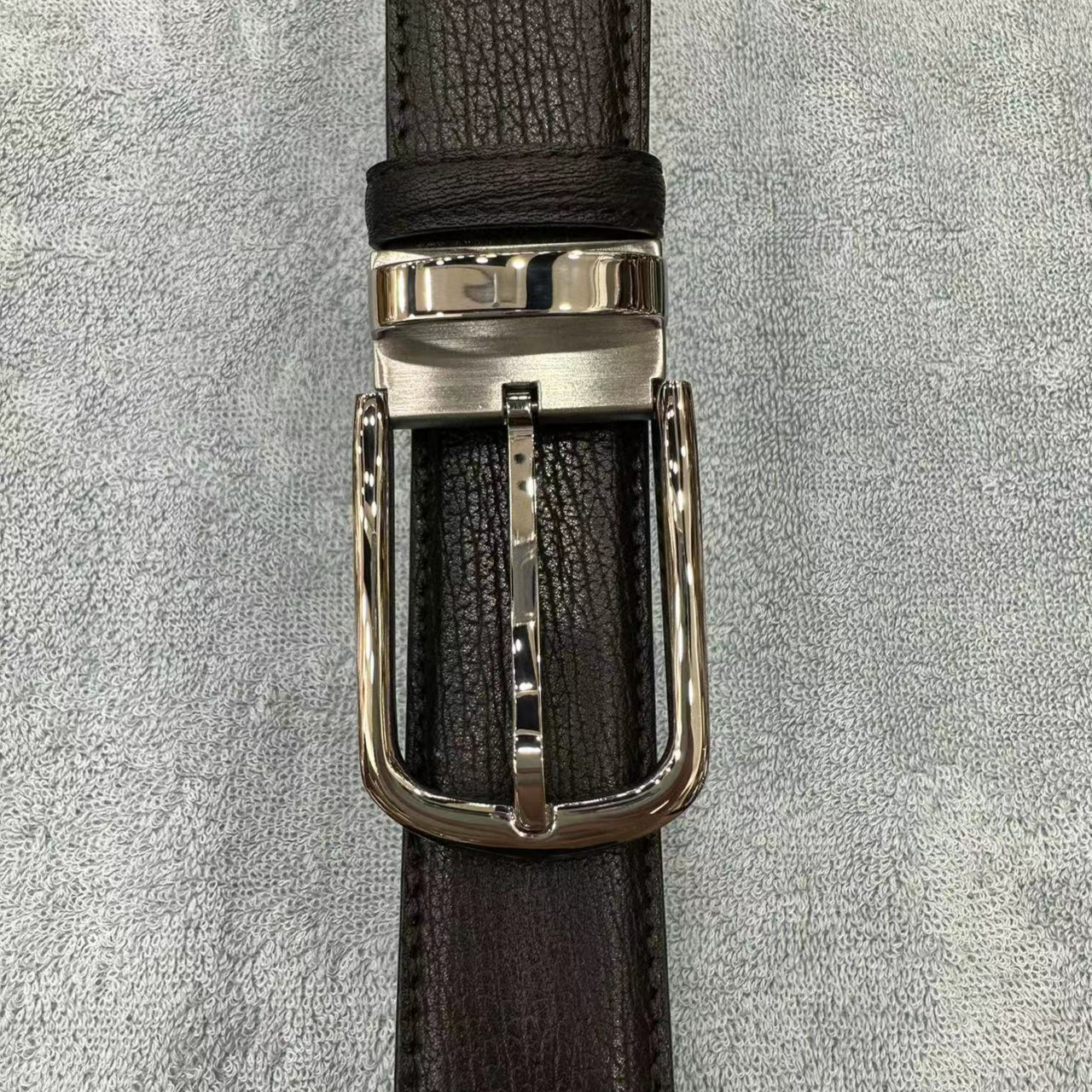 2023年爆款牛皮袋男士必备舒适高端奢华长度适中休闲商务男士皮带