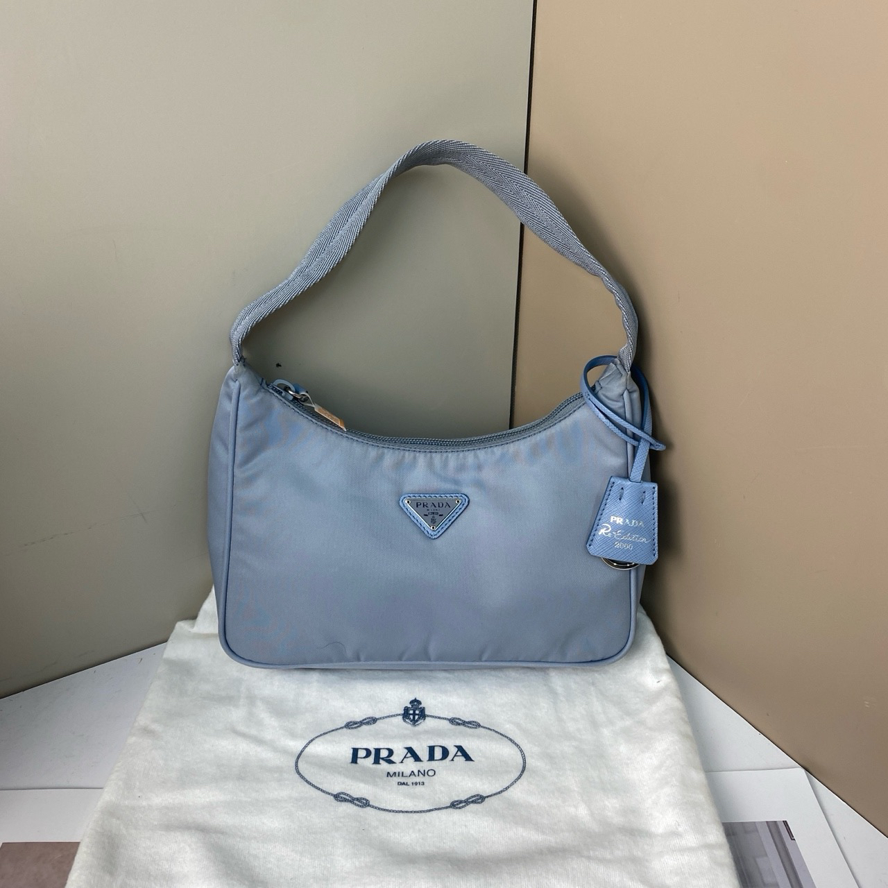 99新 Prada/普拉达 普拉达hobo单肩包