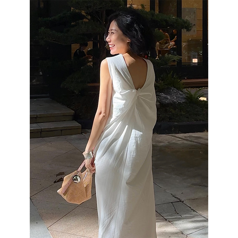 WUWU STUDIO【蝴蝶结】法式莱赛尔V领扭结设计两穿气质背心长裙6442