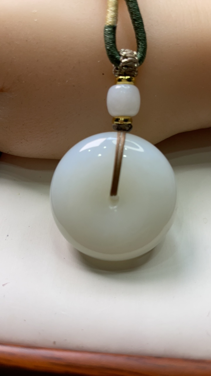 时尚大气和田白玉白平安扣吊坠