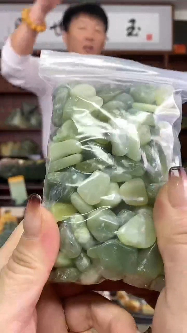 【闪购商品】蛇纹石玉观赏石未镶嵌多样式发货随机发一