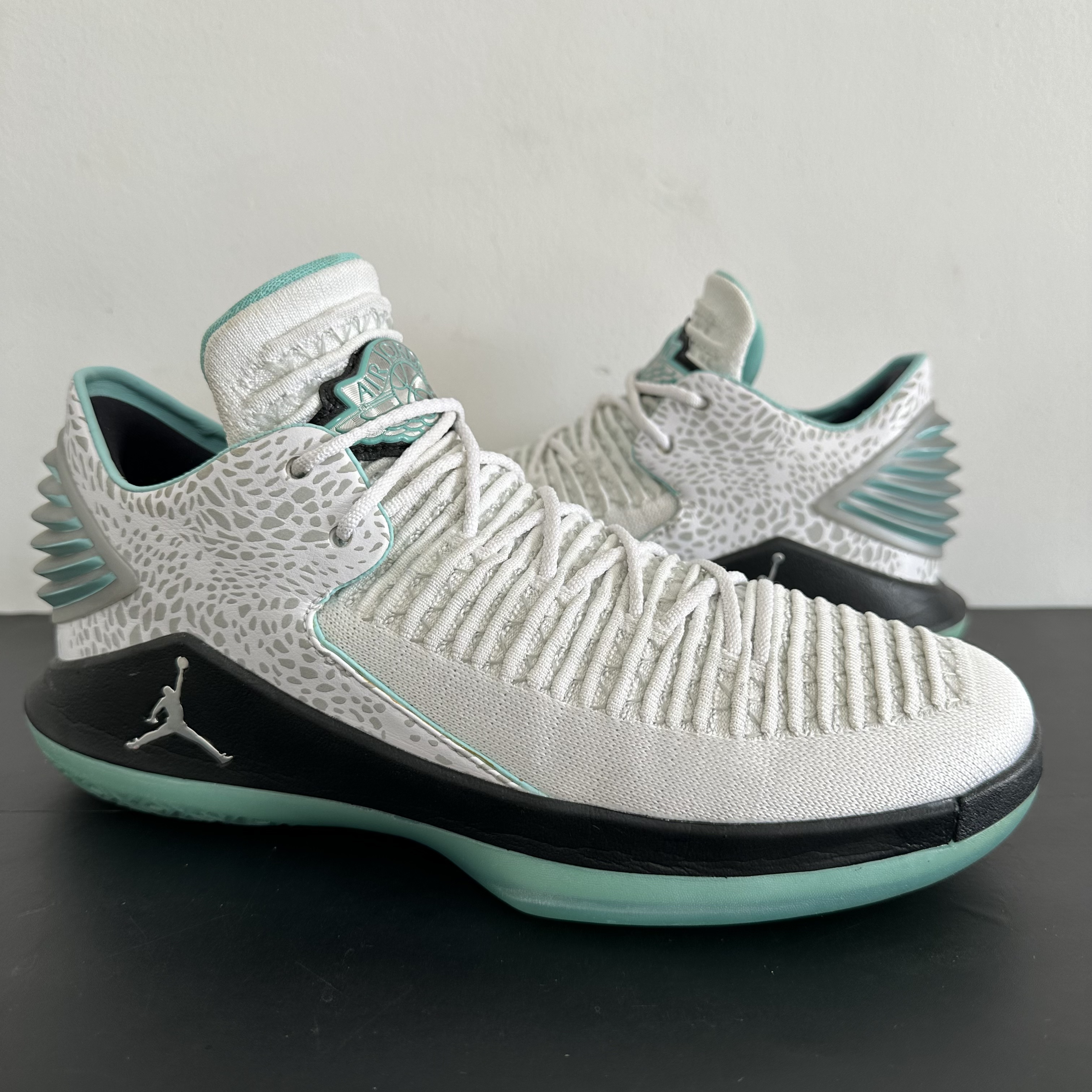 42.5码 九九新 无原盒 aj32 乔32 郭艾伦 薄荷绿 篮球鞋 男鞋