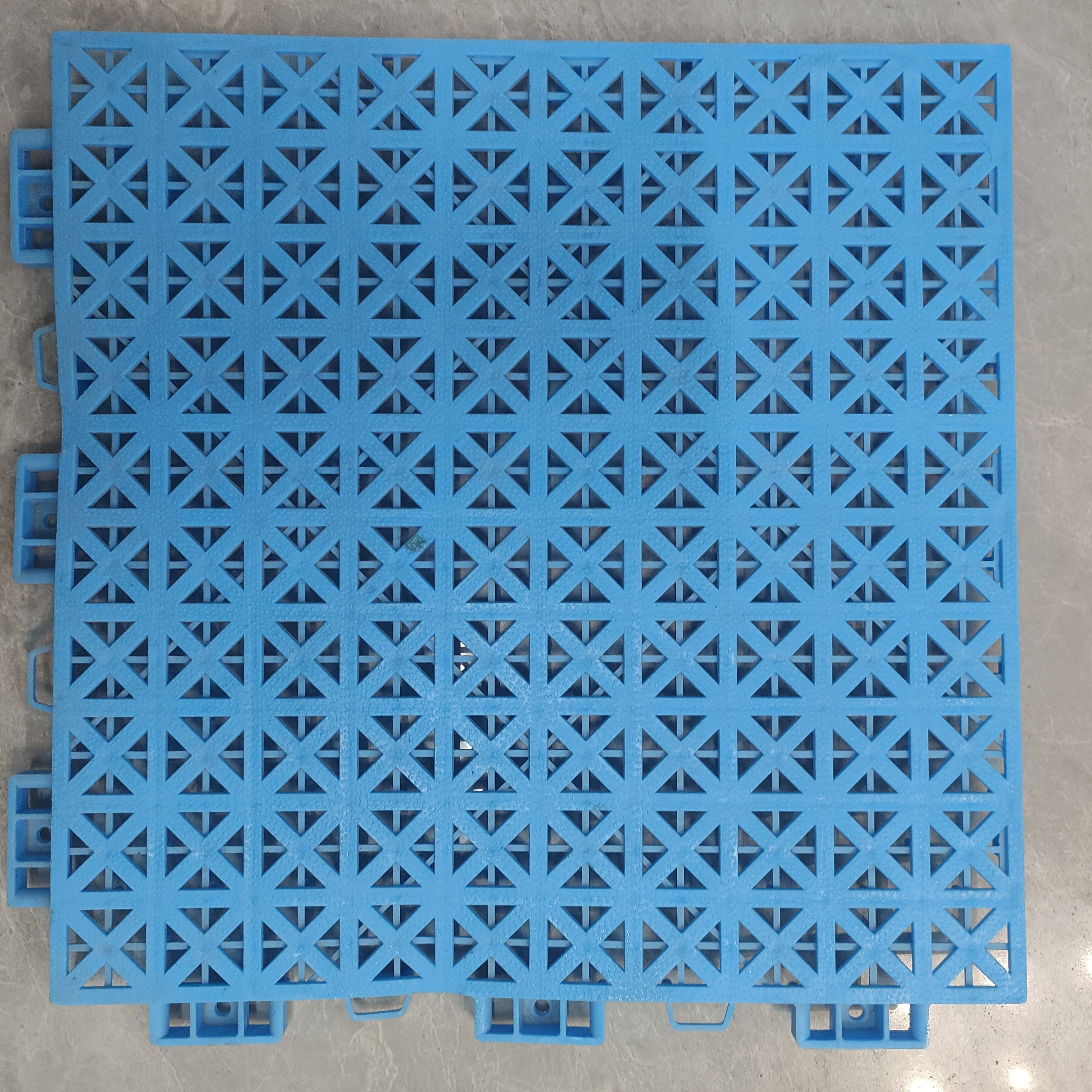 灌篮高手悬浮地板篮球场室外拼装防滑运动地板幼儿园地垫羽毛场