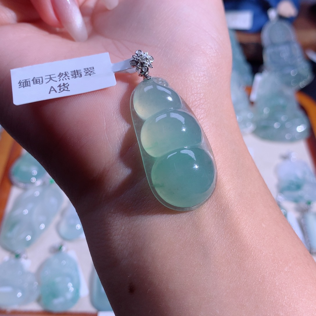 翡翠吊坠(不含链)18K金镶嵌