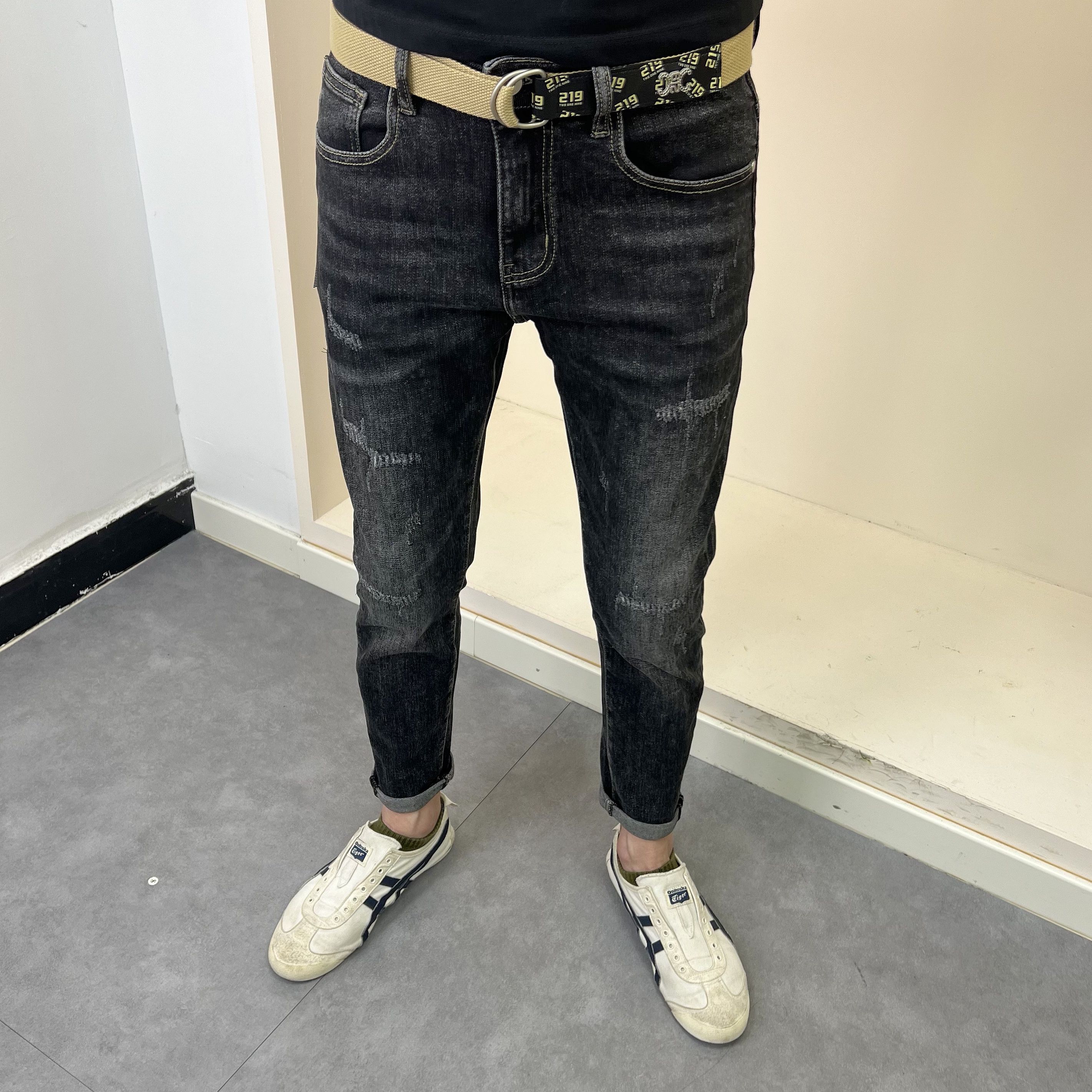 秋季新款黑灰色假破洞修身小脚牛仔裤男士潮流时尚百搭弹力个性
