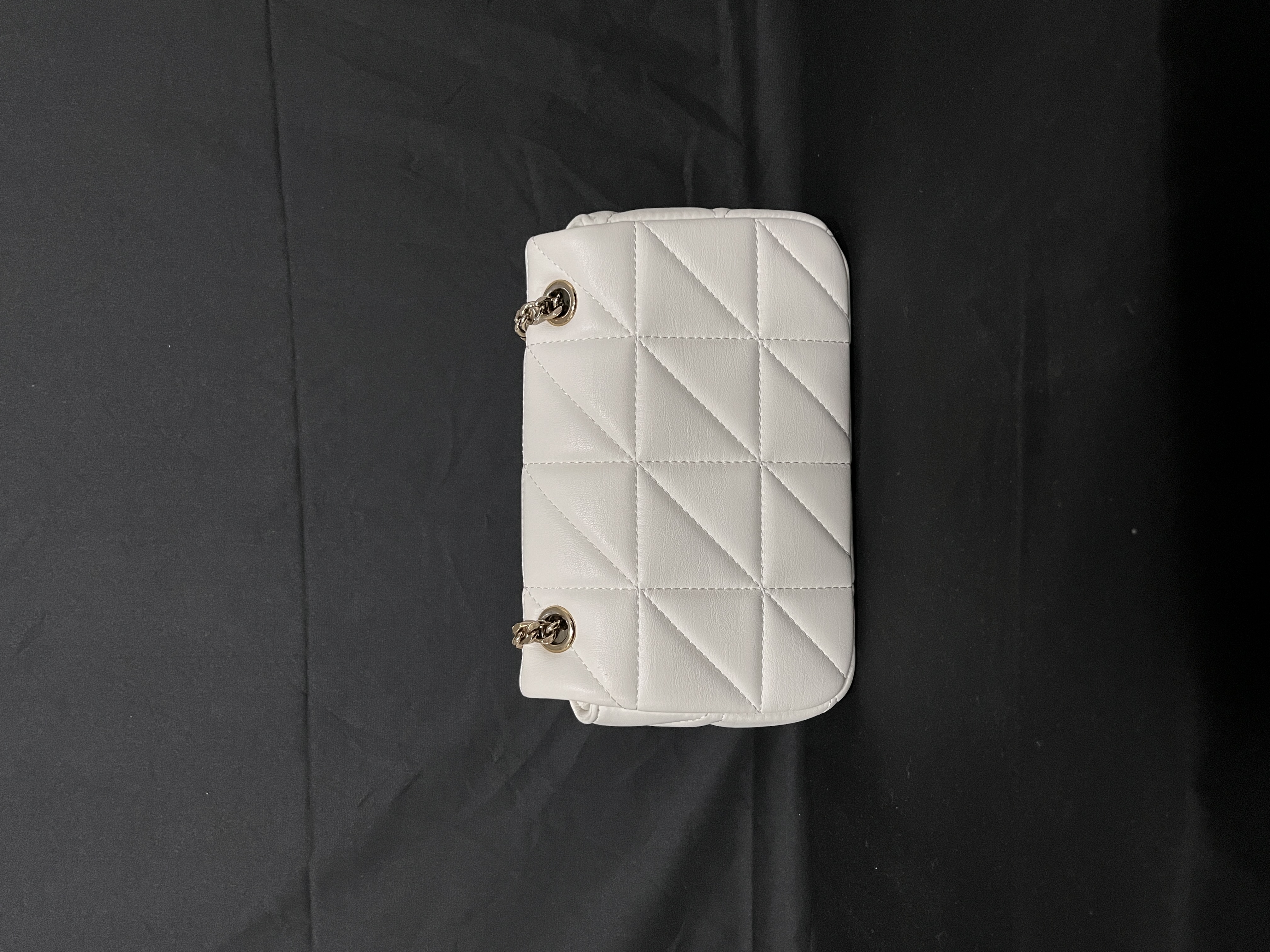 LQ-WITH-QUEEN真皮女包三角格白色-1