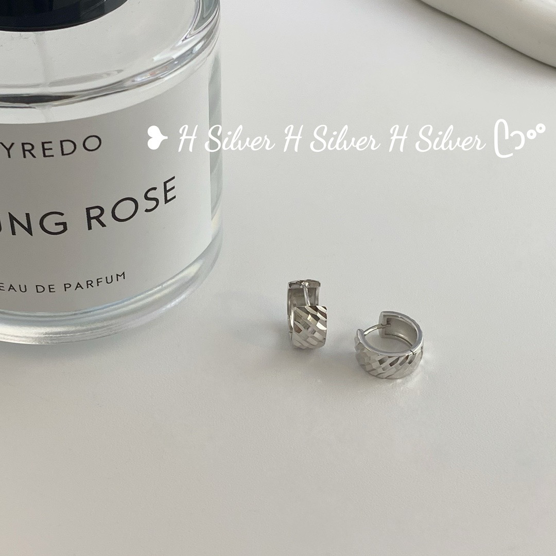 925银耳饰 斜纹条状棱角切面宽版圆耳扣 Y3430 轻奢气质百搭