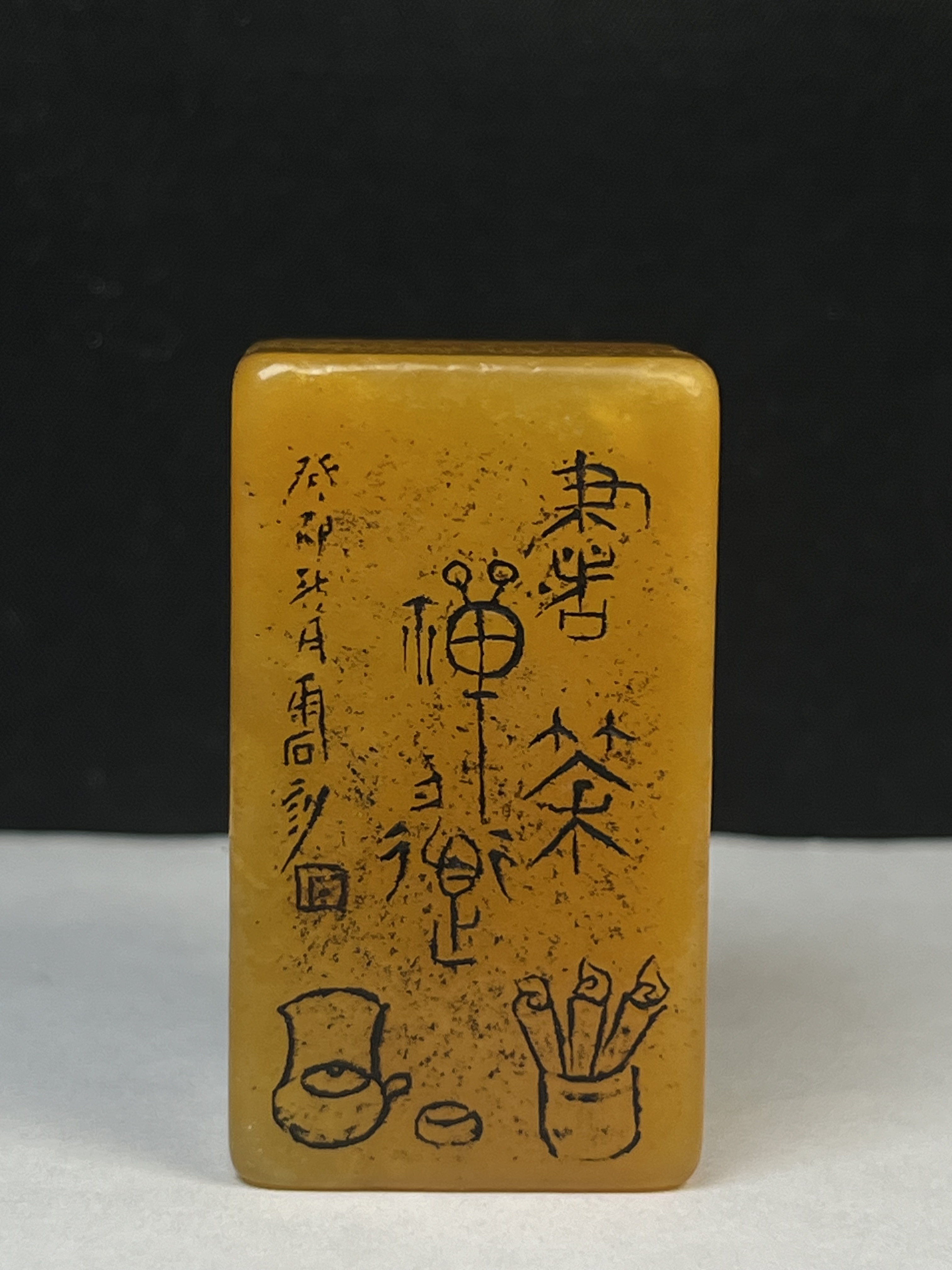 寿山老性田黄石六面平印章带丝石皮素章通透5-2.8-2.8cm99.6克