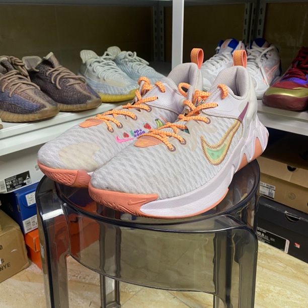 90新 NIKE/耐克 字母哥giannis白粉/44码/9新原盒/新鞋价666