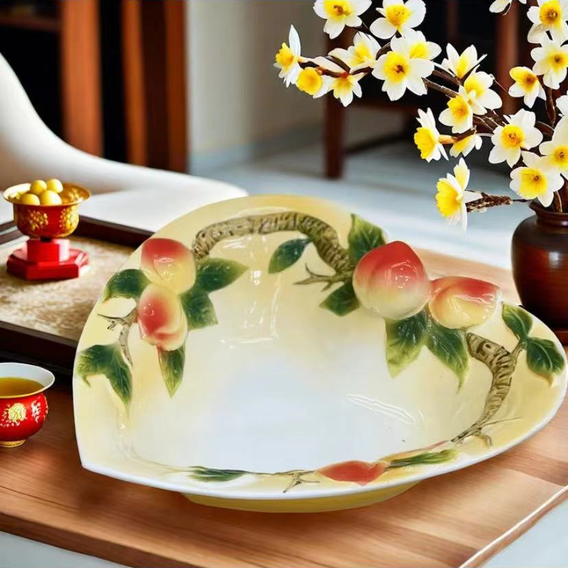 珐琅瓷手绘釉下彩心形寿桃糖果盘水果盘