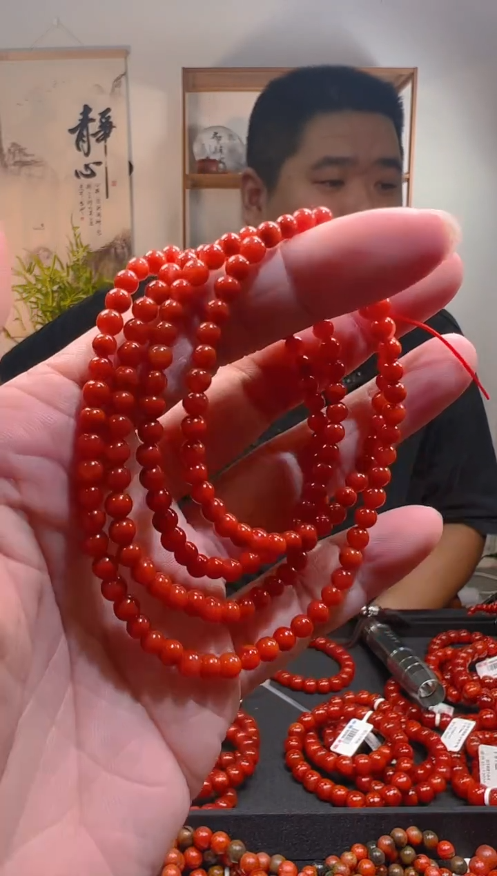 【闪购商品】南红玛瑙多圈手链未镶嵌一条约4mm 多样性发货      19