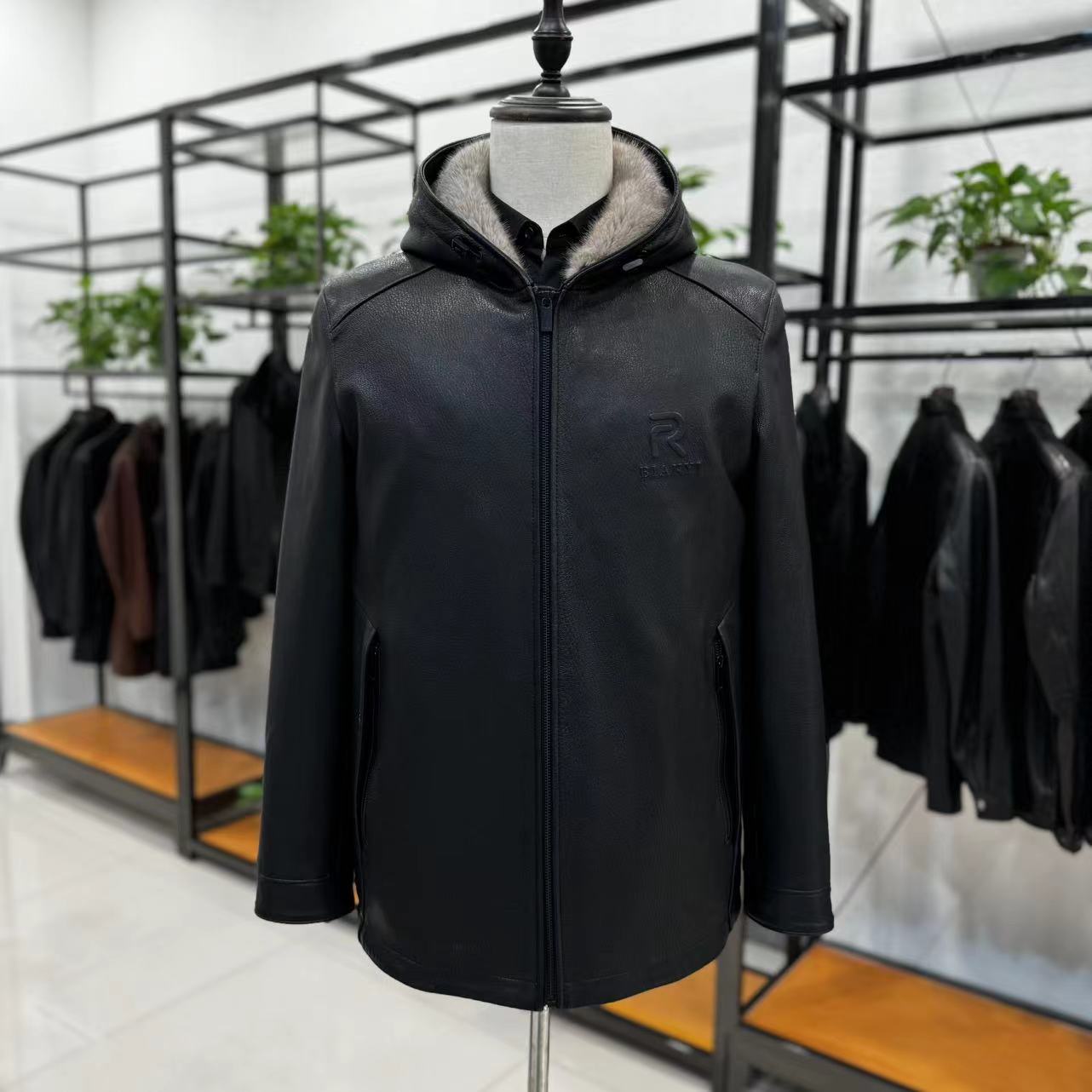 宸笙【小生严选】新款山羊皮进口银蓝本色水貂皮草内胆帽款外套