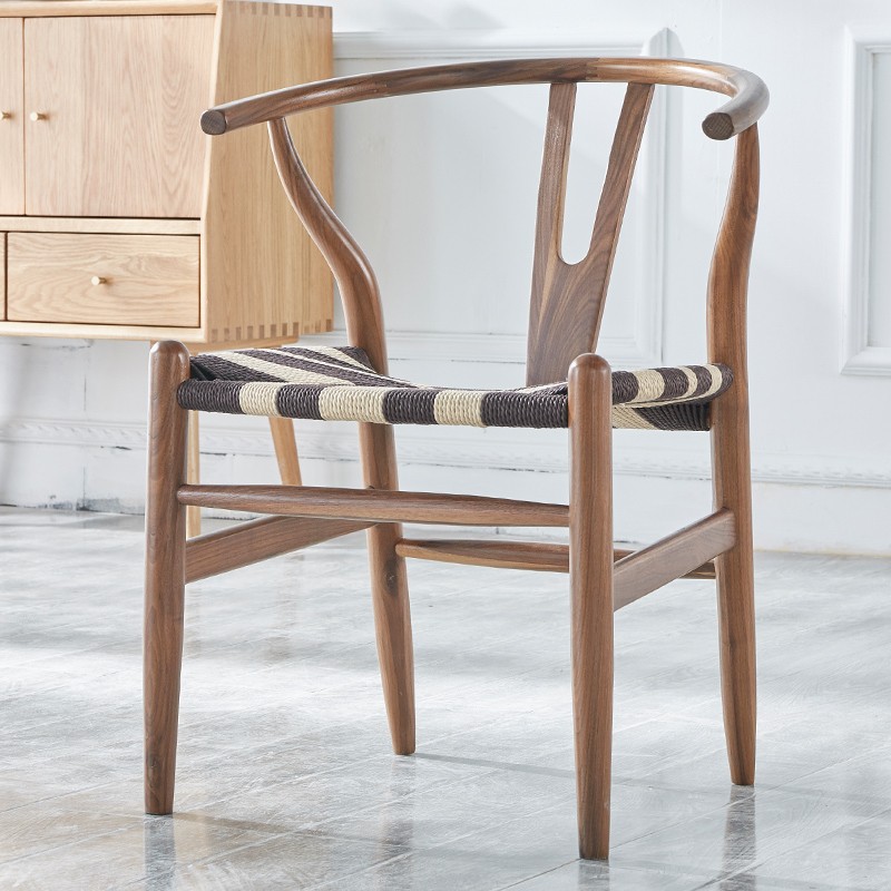 北欧黑胡桃木实木椅子设计师款编织坐面