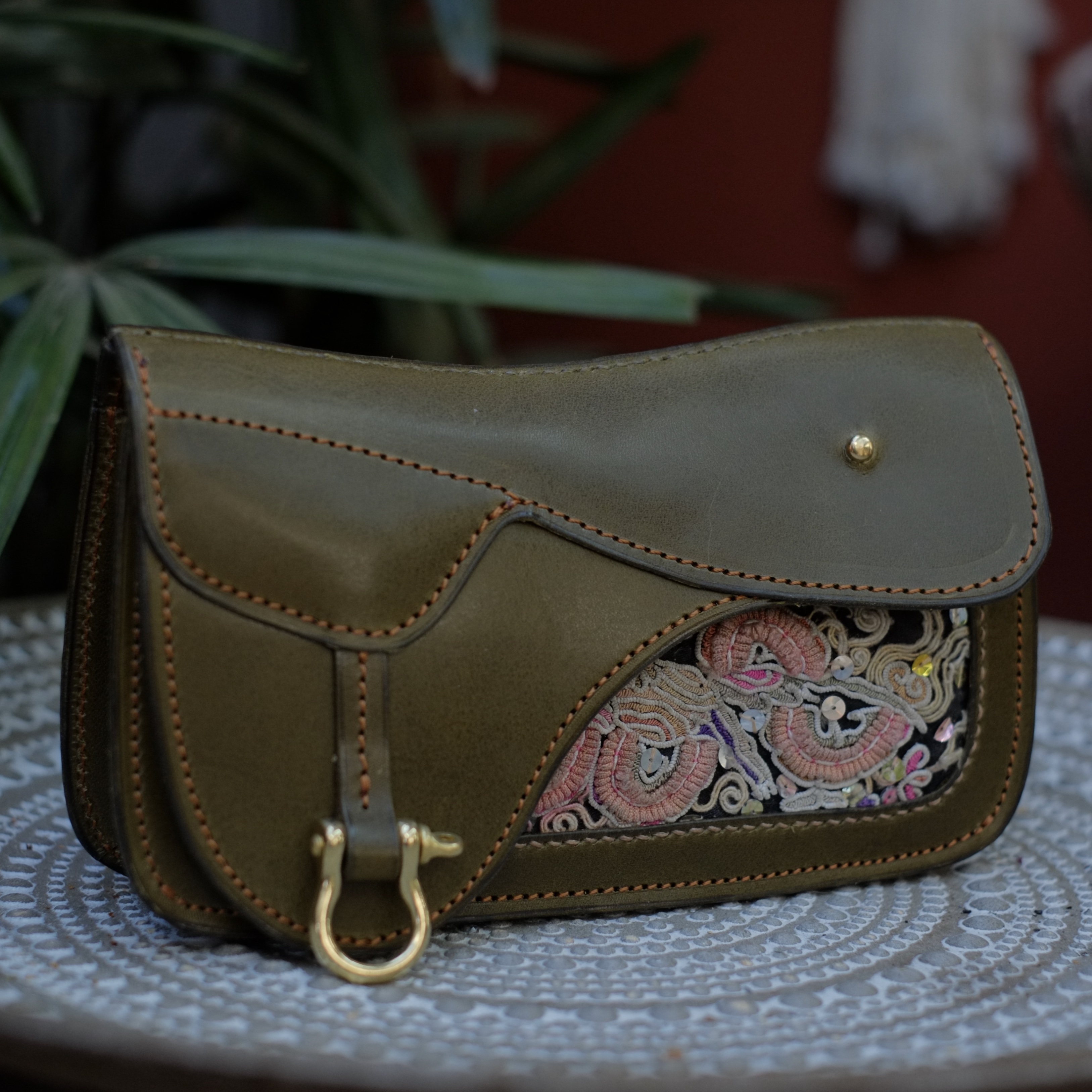 缦物 马鞍手拿（老绣版）复古包包女斜跨包长款棕色女士手工定制